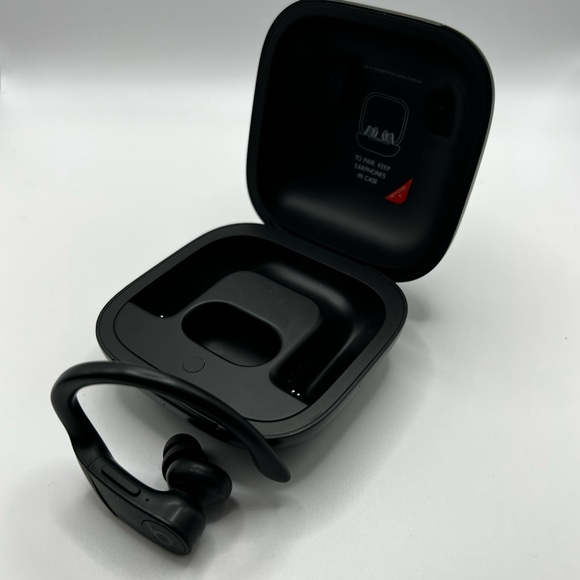 Beats by Dre Other - Powerbeats Pro One Earbud & Case
